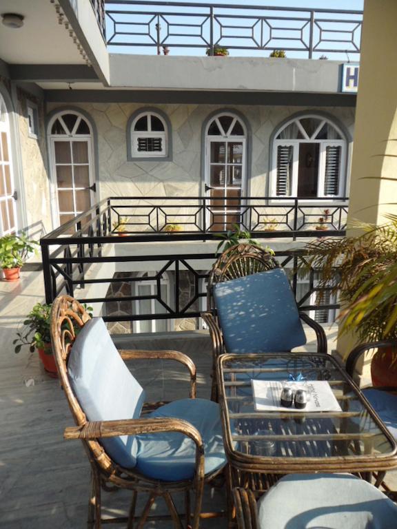 Hotel Nirvana Pokhara Extérieur photo