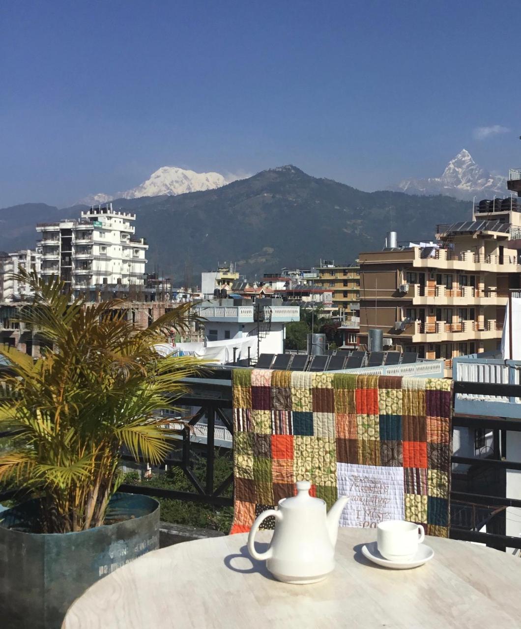 Hotel Nirvana Pokhara Extérieur photo